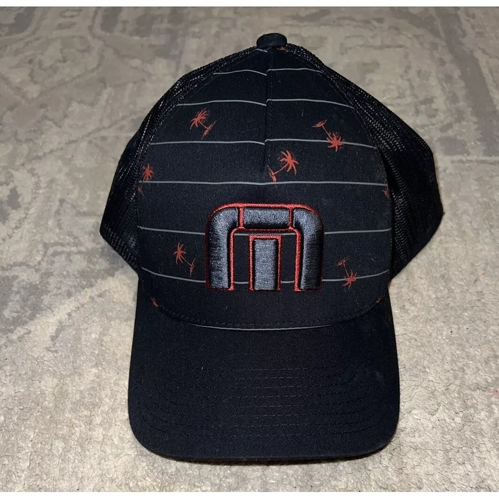 Travis Mathew MENS Golf Hat Capโ Black Trucker Mesh Back Snapback Flexfit